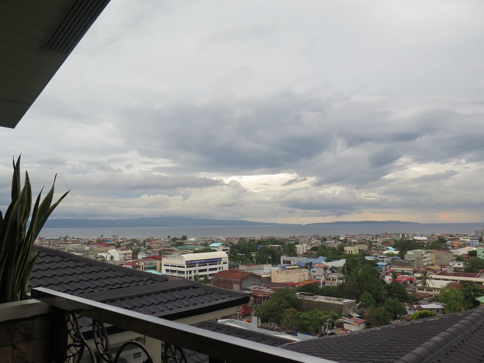 The Pinnacle Hotel And Suites Davao City Eksteriør bilde