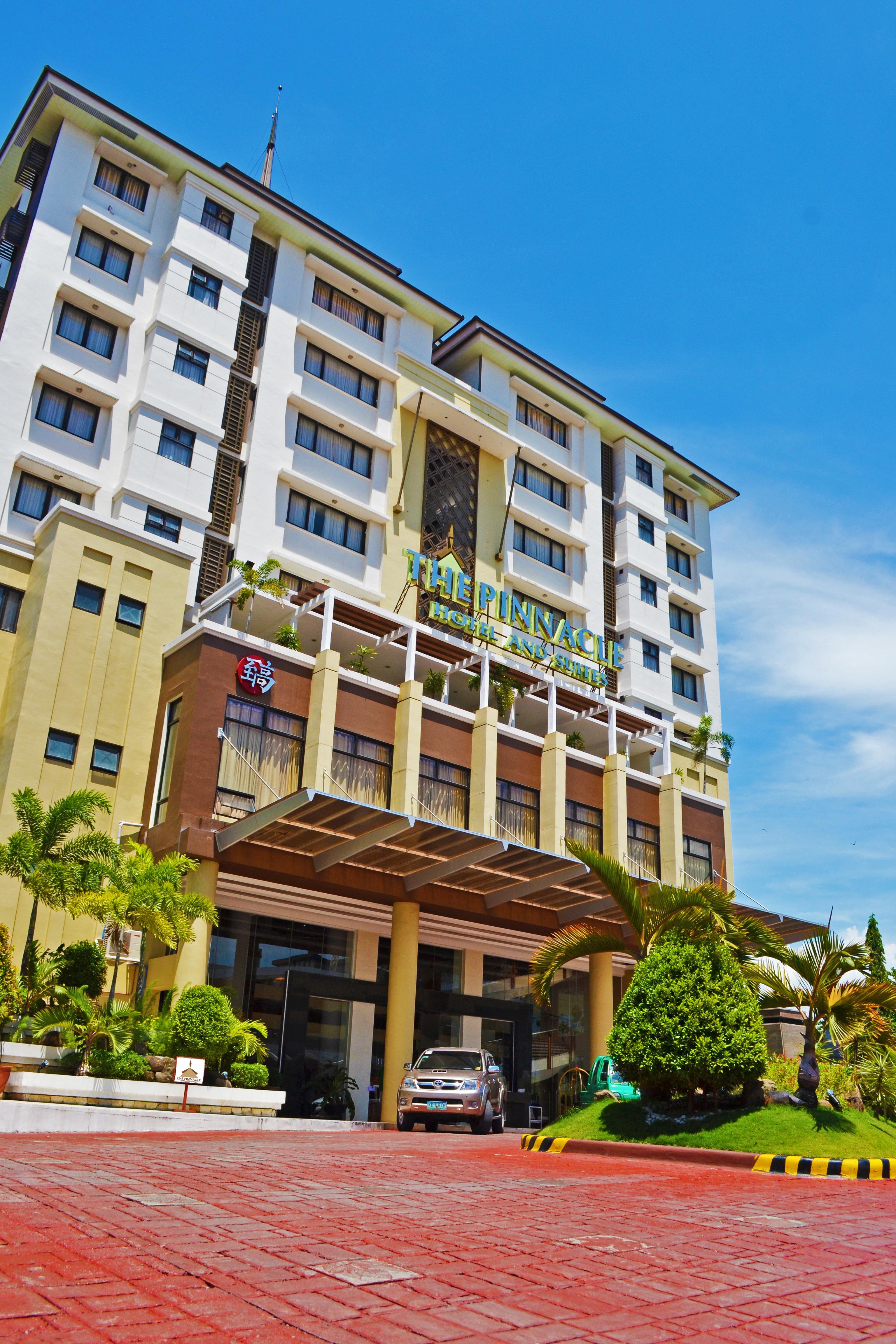 The Pinnacle Hotel And Suites Davao City Eksteriør bilde