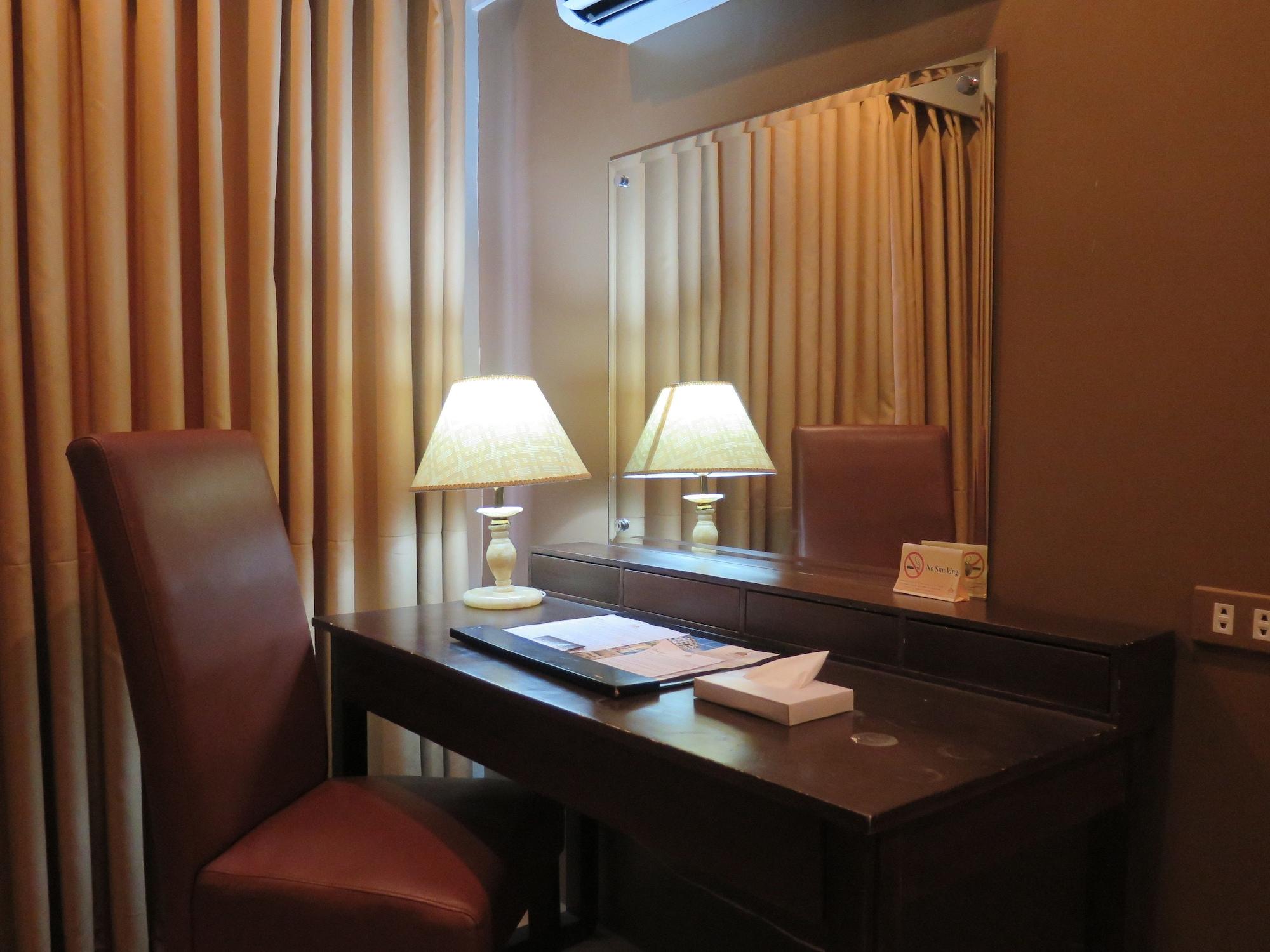 The Pinnacle Hotel And Suites Davao City Eksteriør bilde