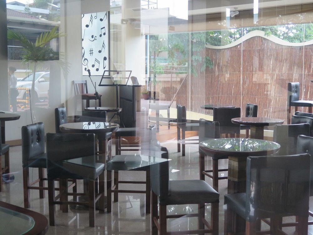 The Pinnacle Hotel And Suites Davao City Eksteriør bilde