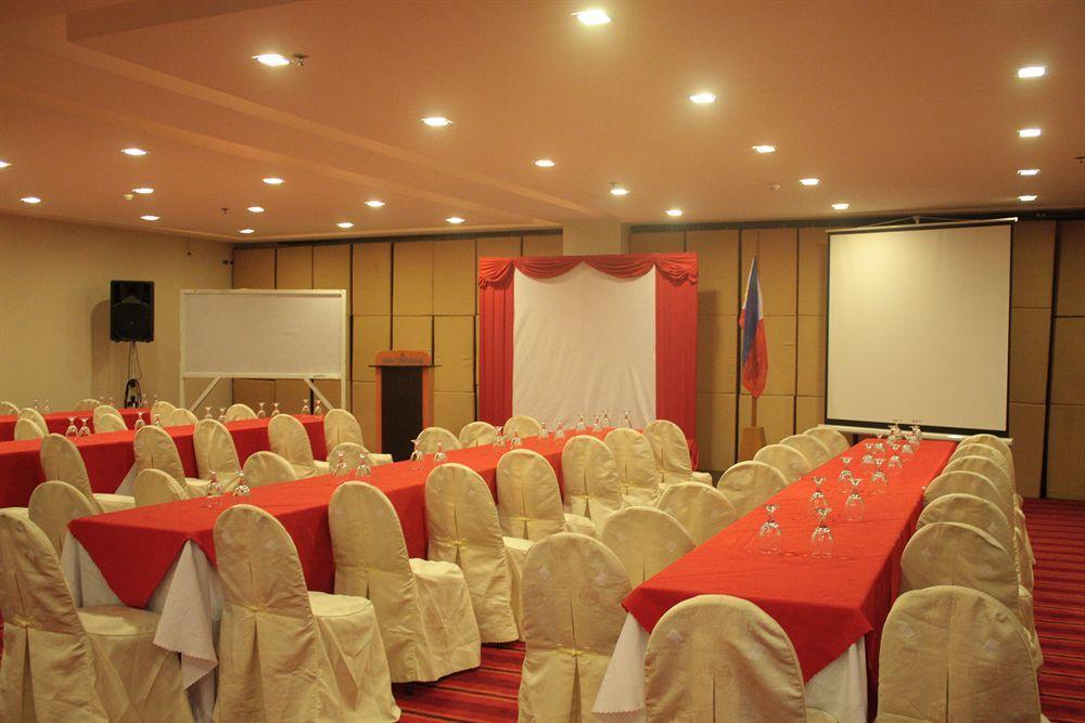 The Pinnacle Hotel And Suites Davao City Eksteriør bilde