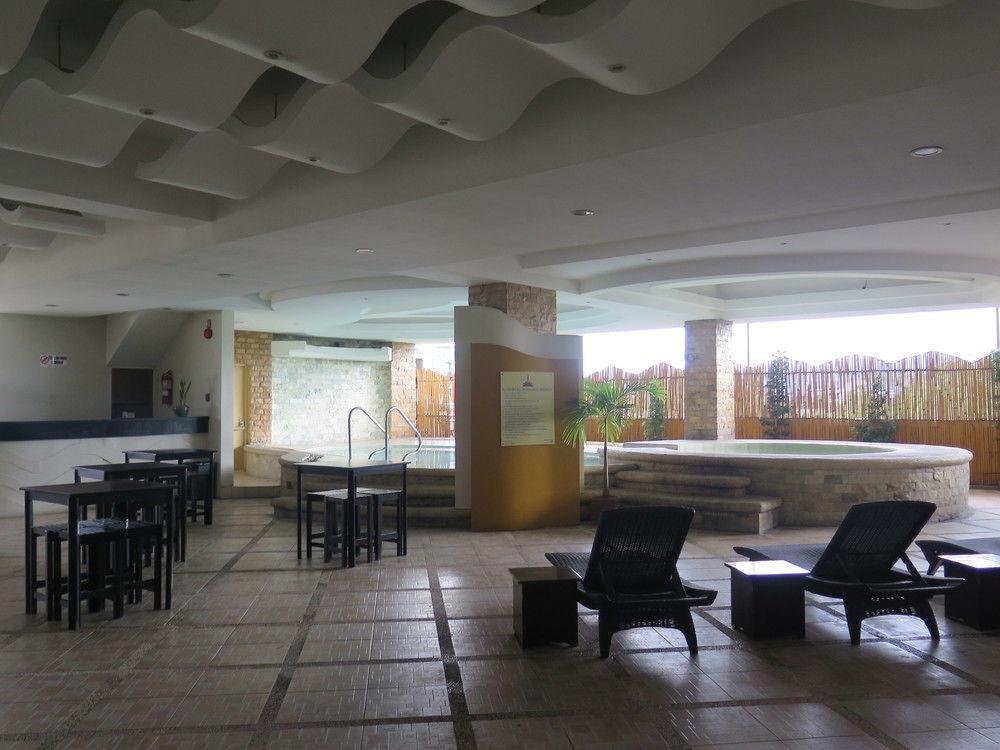 The Pinnacle Hotel And Suites Davao City Eksteriør bilde