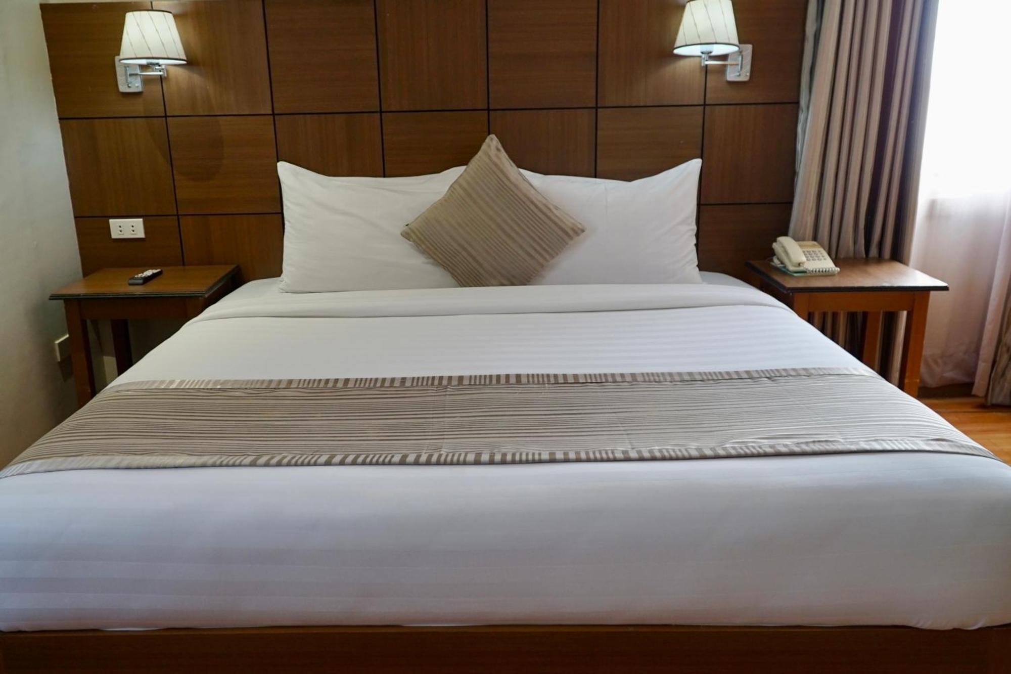 The Pinnacle Hotel And Suites Davao City Eksteriør bilde