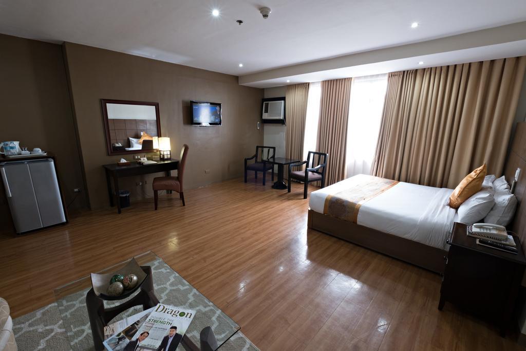 The Pinnacle Hotel And Suites Davao City Eksteriør bilde
