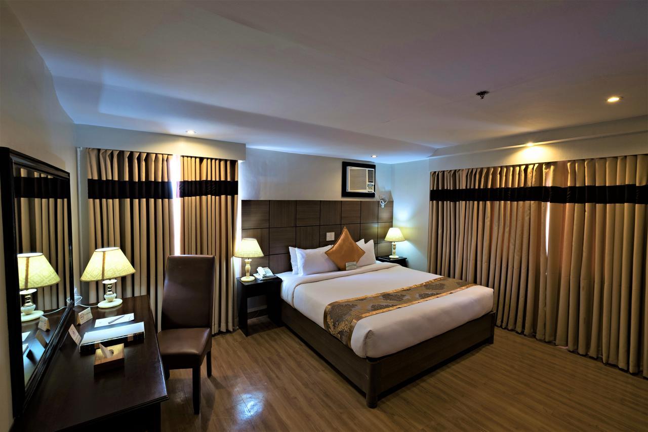 The Pinnacle Hotel And Suites Davao City Eksteriør bilde