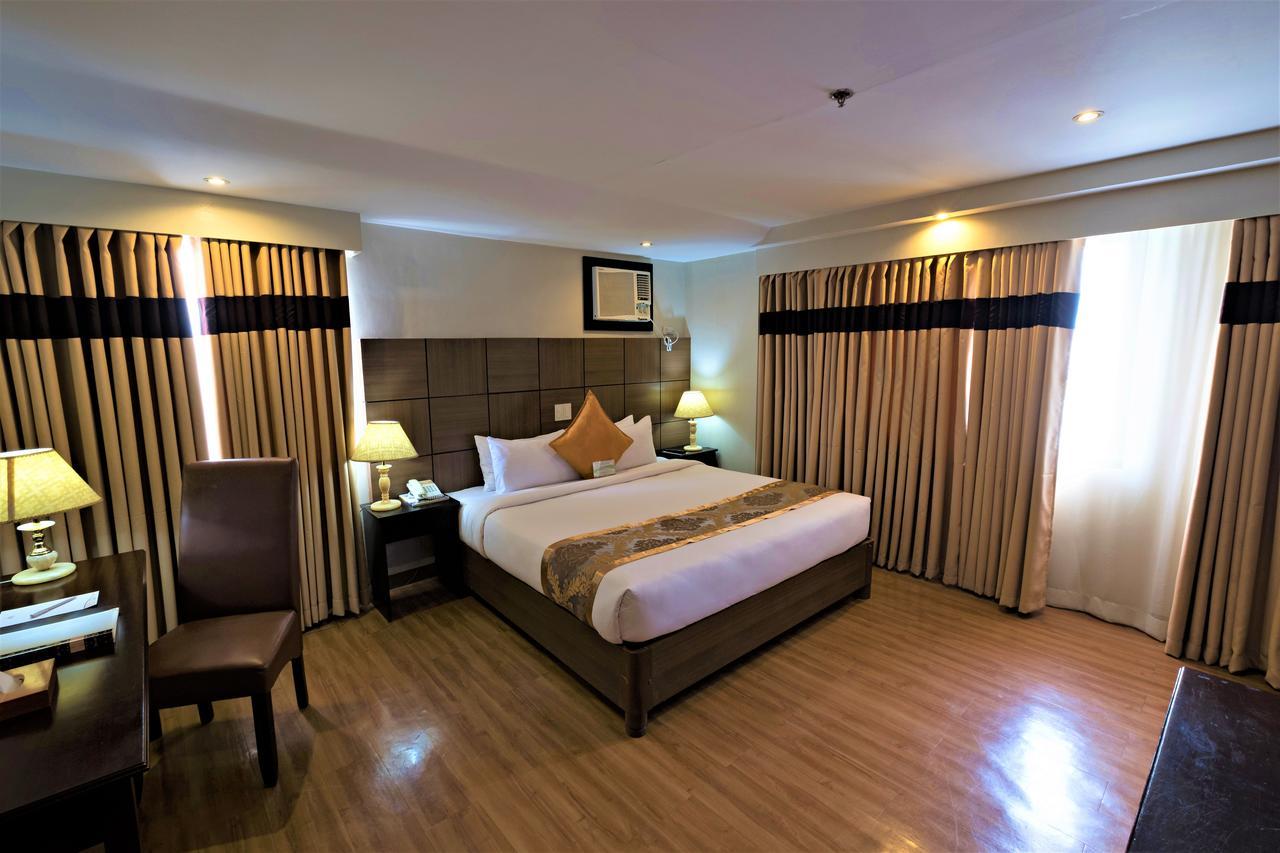 The Pinnacle Hotel And Suites Davao City Eksteriør bilde