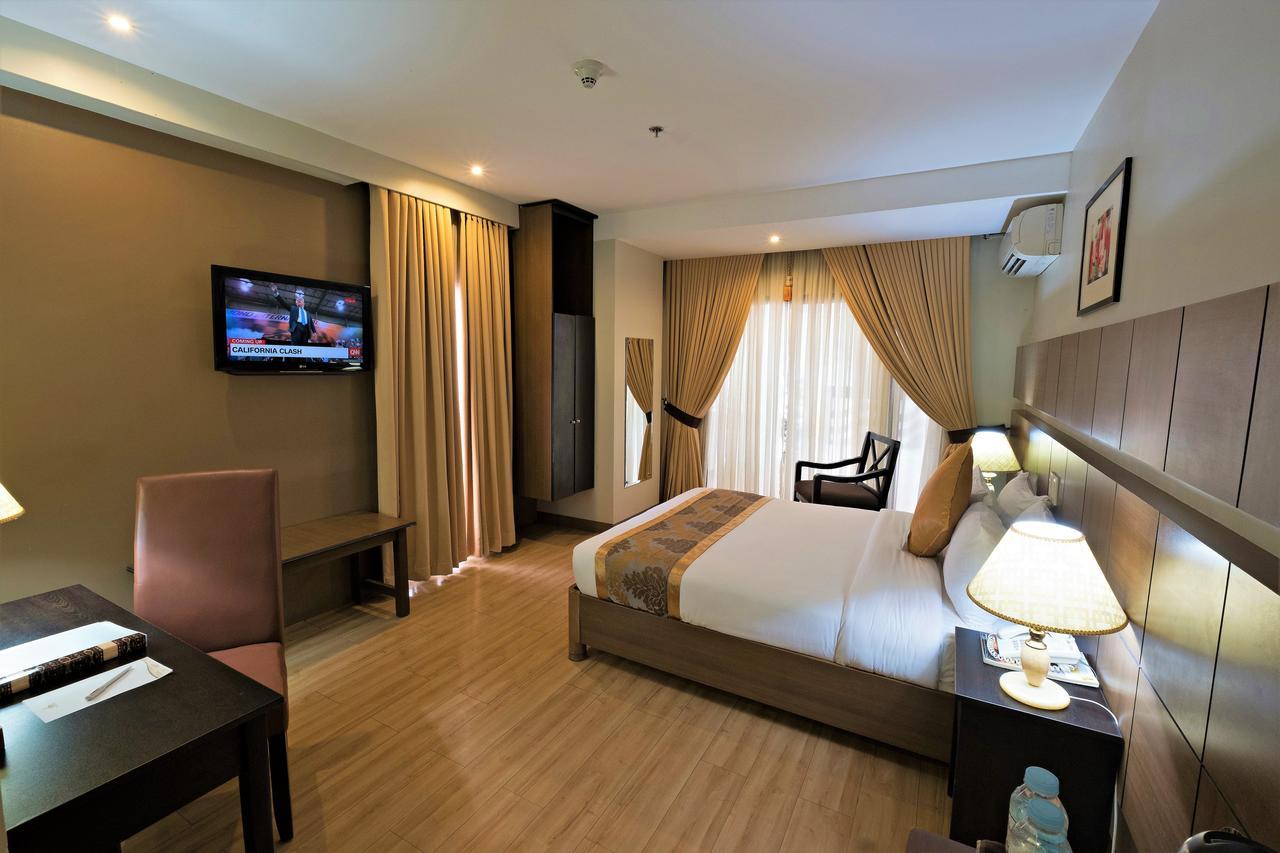 The Pinnacle Hotel And Suites Davao City Eksteriør bilde