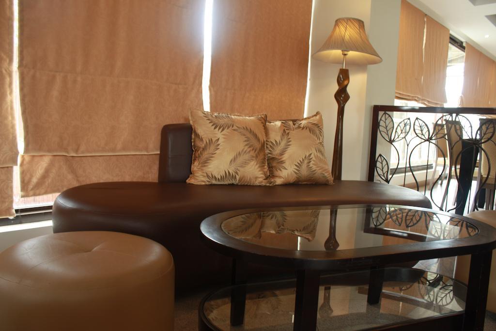 The Pinnacle Hotel And Suites Davao City Eksteriør bilde
