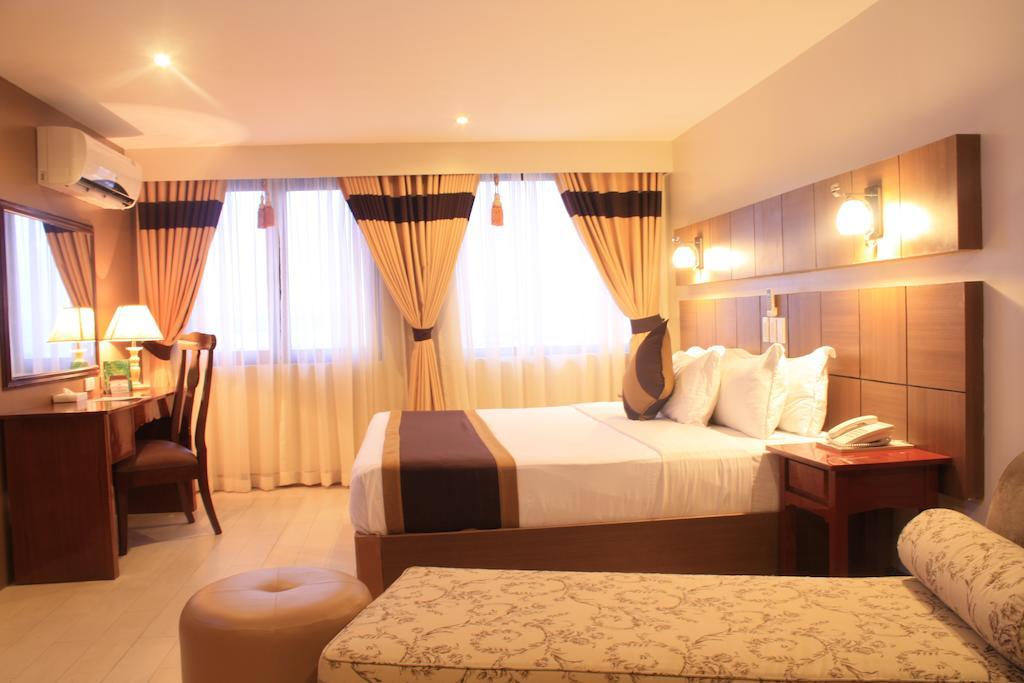 The Pinnacle Hotel And Suites Davao City Eksteriør bilde